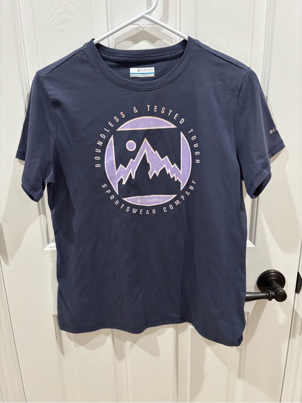 Women’s Columbia Navy Graphic Mountain Tee with Lilac Accent size M